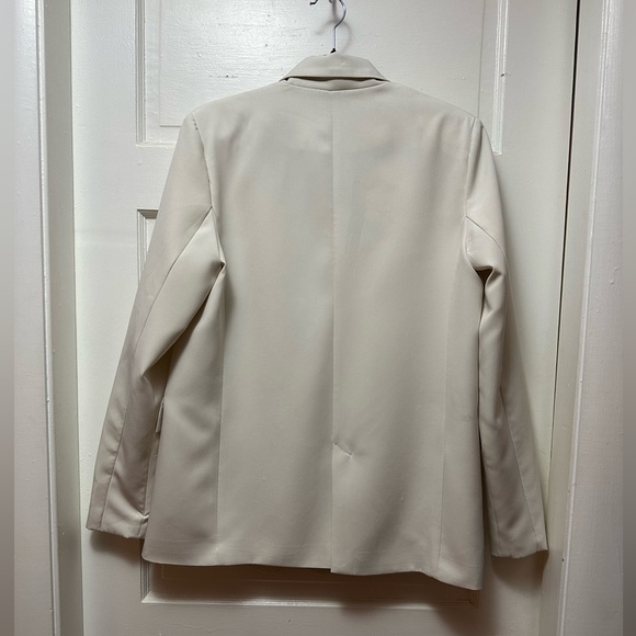 Cream Oversized Blazer - Picture 4 of 4